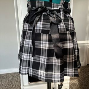 Black and white plaid skirt
